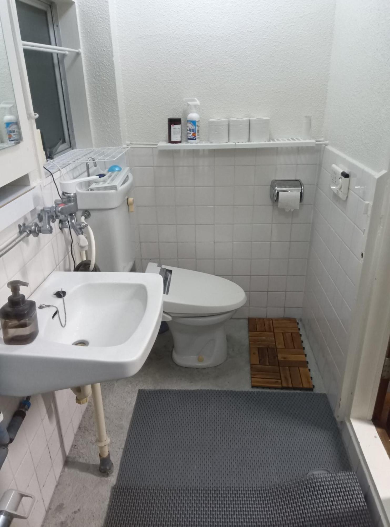 駅から徒歩4分/ビル3階全体/広い部屋/広い屋上/和室/レインボーブリッジ/お台場 Präfektur Tokio